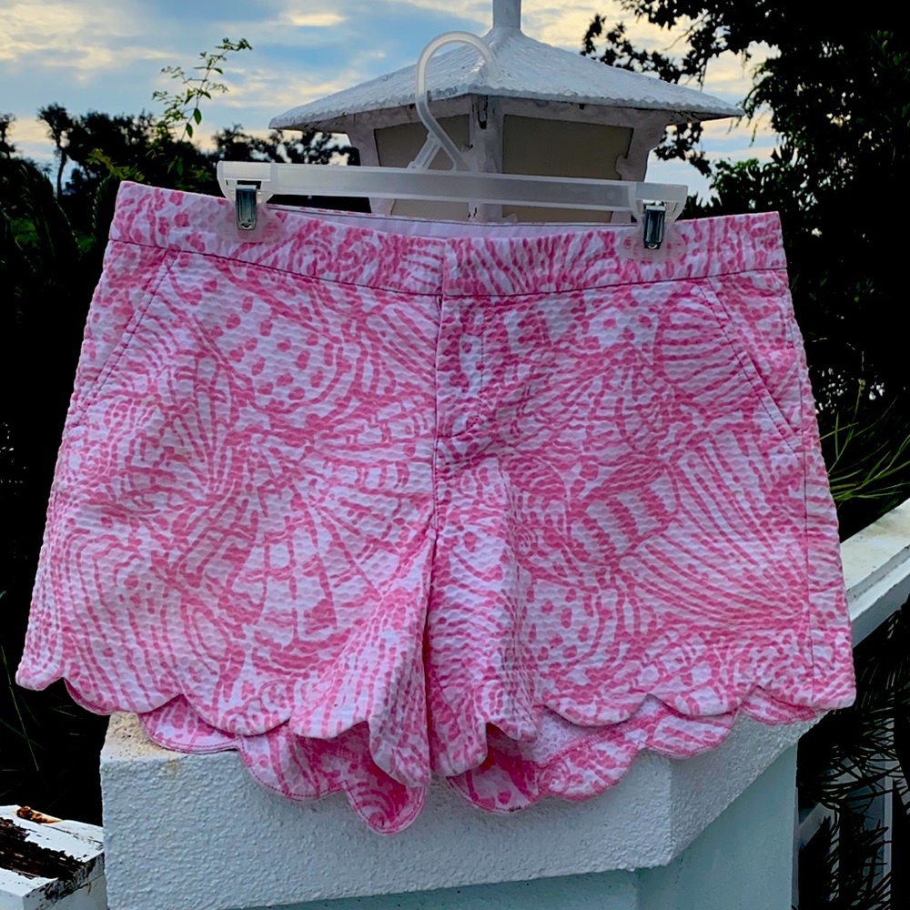 Lilly Pulitzer short Size10 barely worn